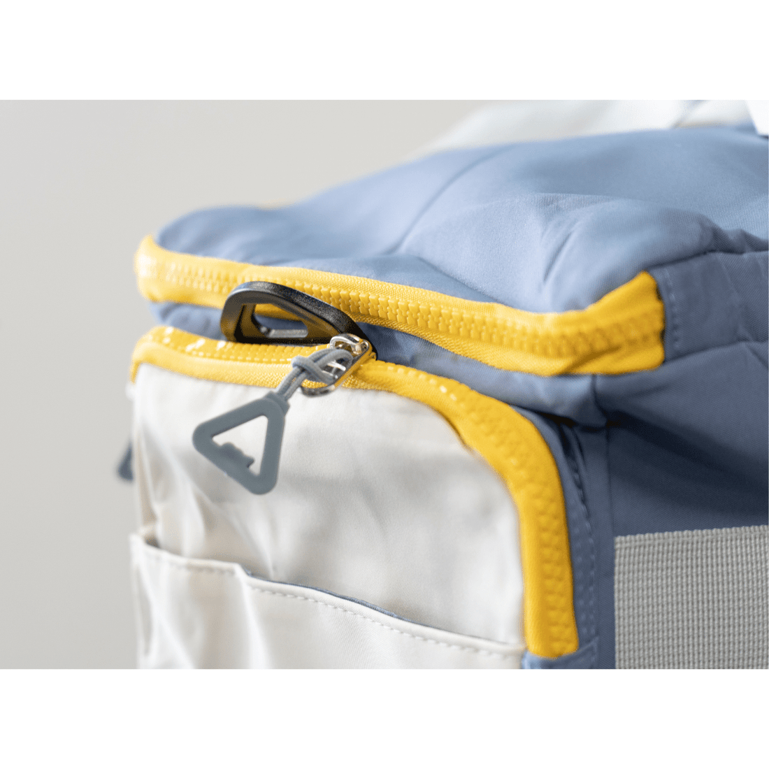 Bolso Mediano para Viaje con Correa y Enganche